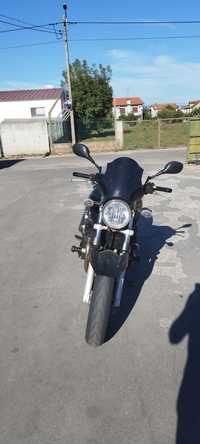 Suzuki GSF 650 em muito bom estado