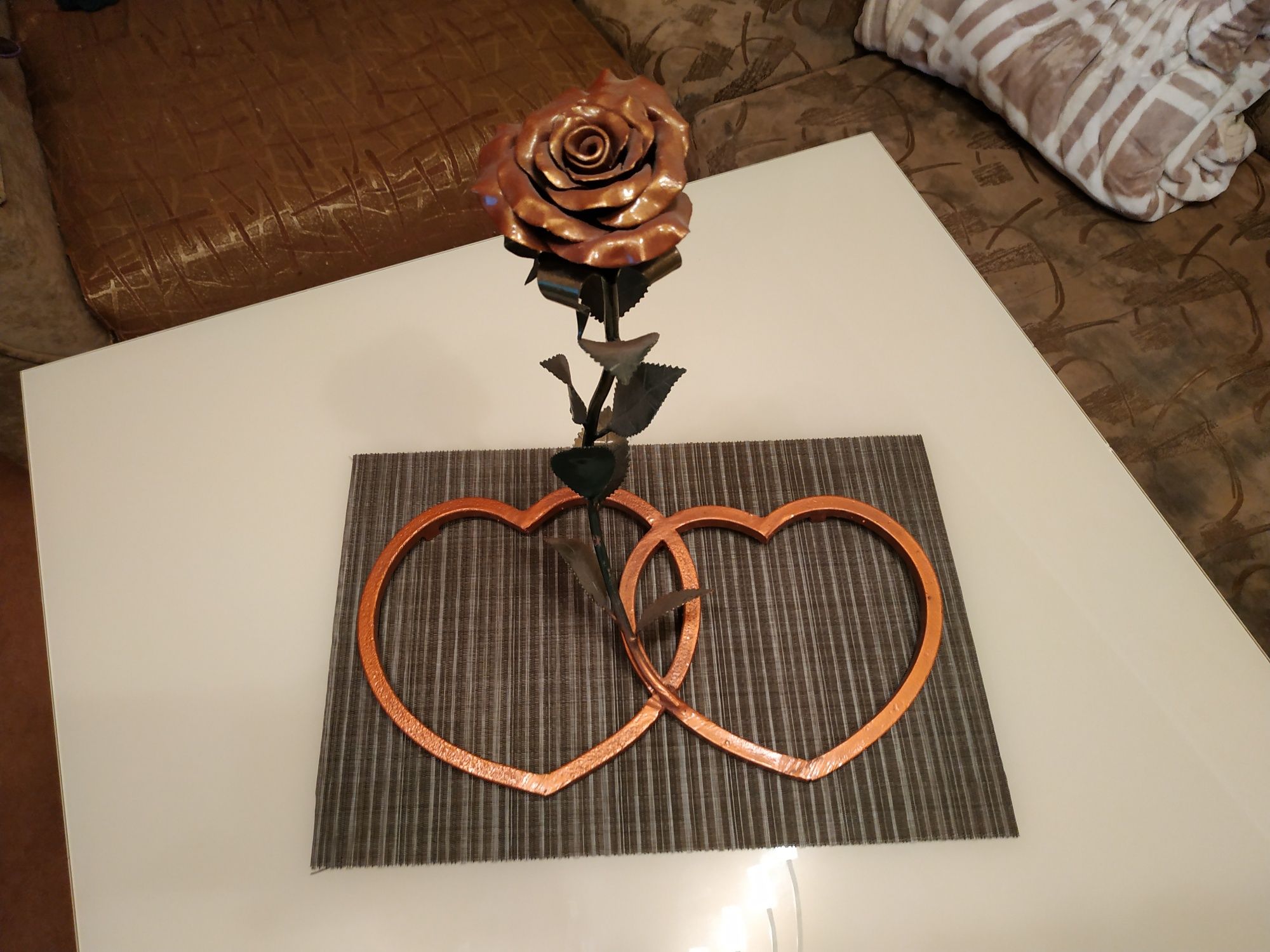 Кованая роза с подставкой, идея для подарка