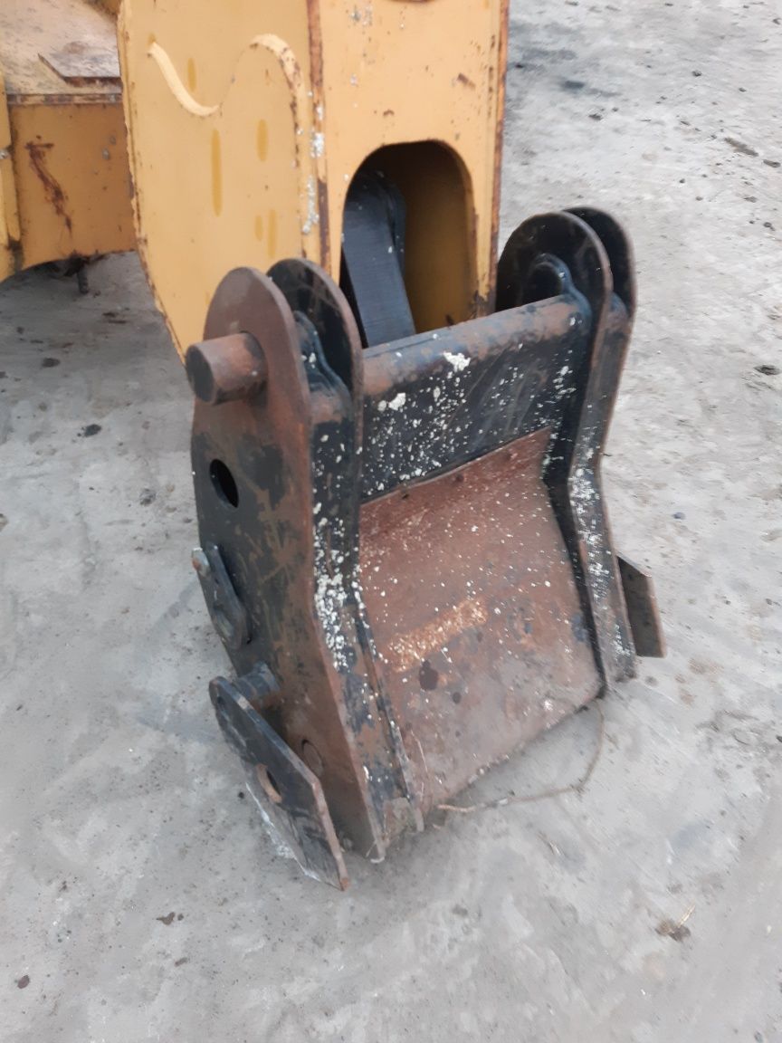 Cat th 330b most carraro