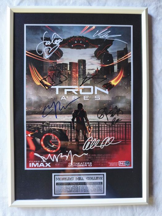 Moldura Filme Tron: Ares com Autógrafos (A4)