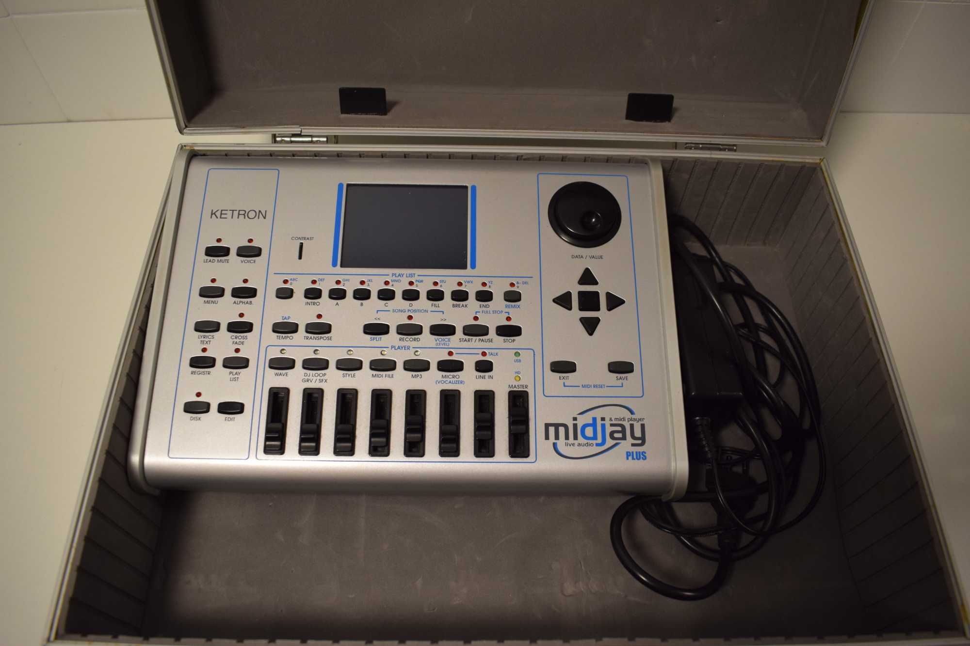 Ketron Midjay arrangeur et lecteur de fichiers midi et MP3