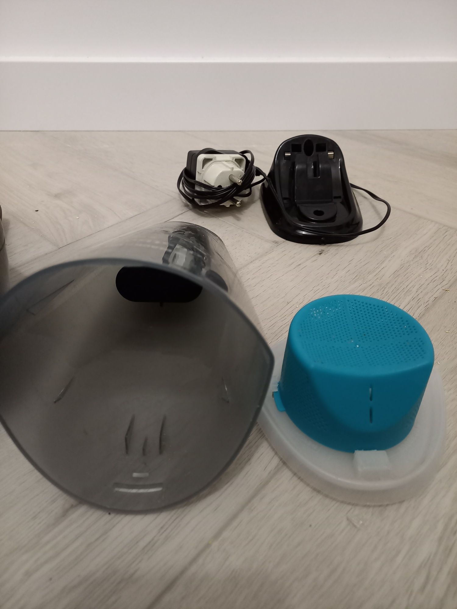 Odkurzacz ręczny Black&Decker dustbuster 7,2v czarny mv7210n