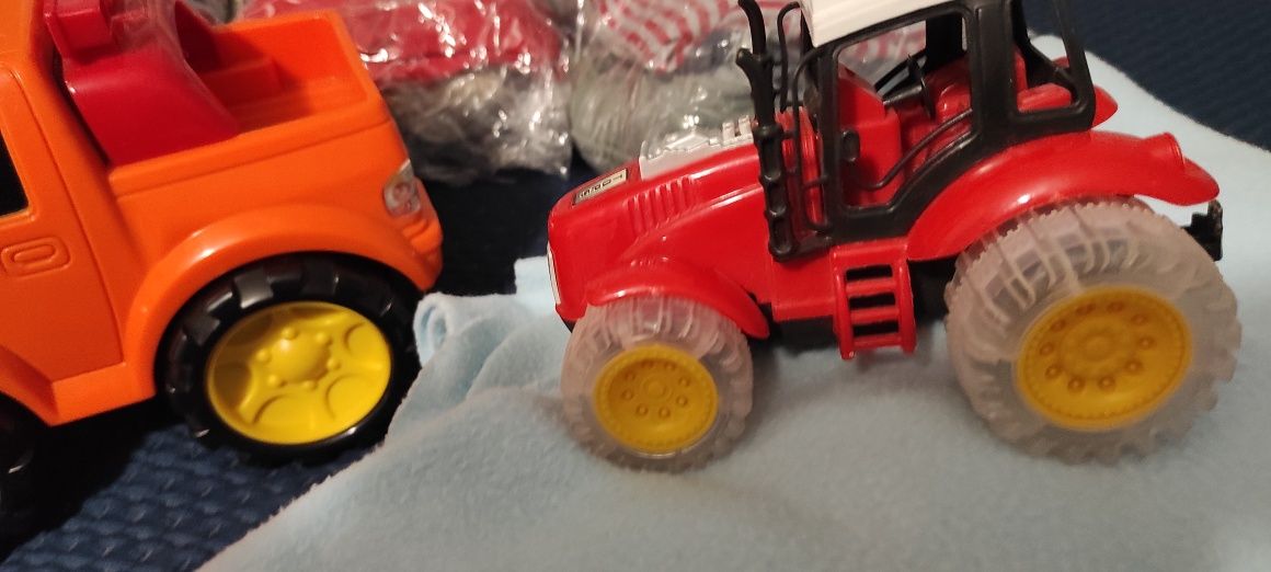 Paka-razem 4 xZestaw dziecięcy+auto+traktor+zasłony/80,86