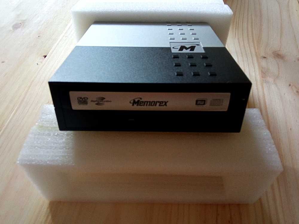 Gravador DVD Externo - Memorex MRX-530LE
