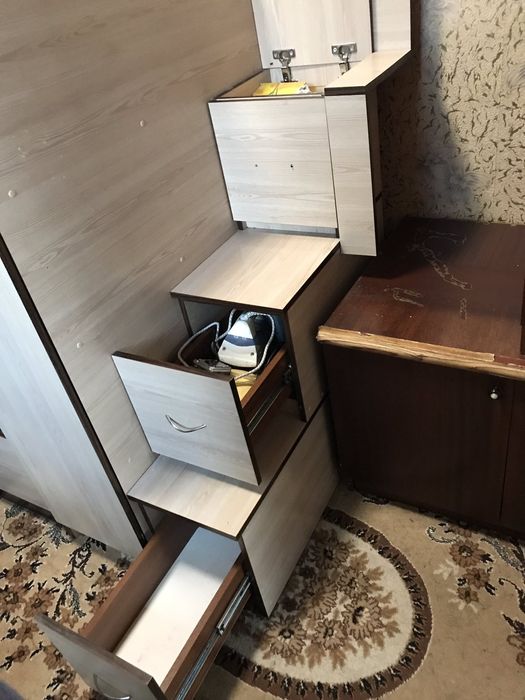 Двоярусне дитяче ліжко