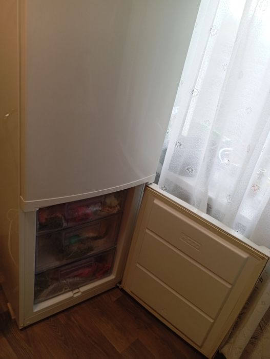 Холодильник zanussi 180х60 б/у