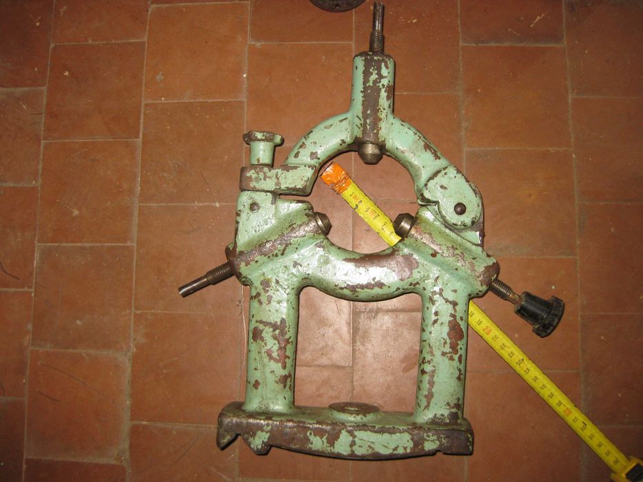 токарні станки - люнети