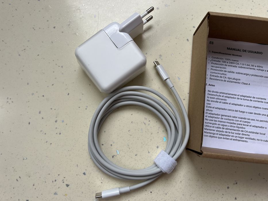 Блок живлення Type-C для MacBook Air 30W, iPhone 15 комплект