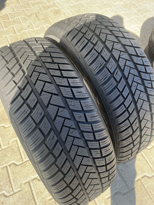 Opony Zimowe Vredestein 225/55R19 ( 2 szt )