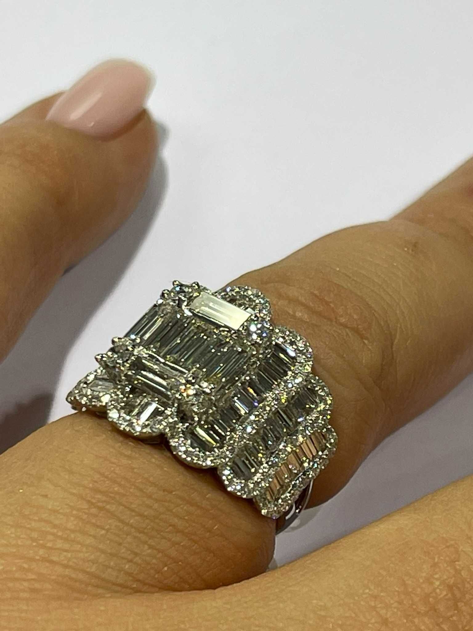 Pierścionek Infinity bagiety 2.59 CT