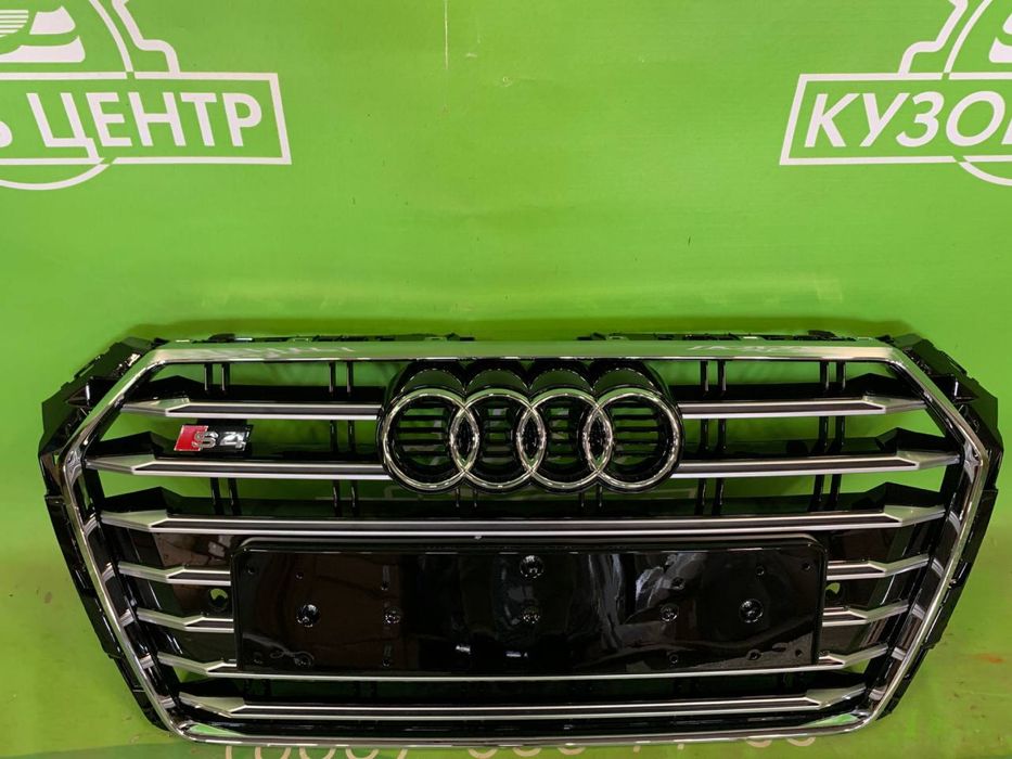 Решетка радиатора в сборе Audi A4 B9 2016 - 2020 решітка бампера