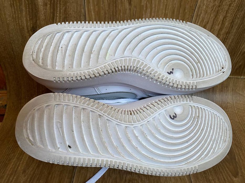 Продам кросівки Nike