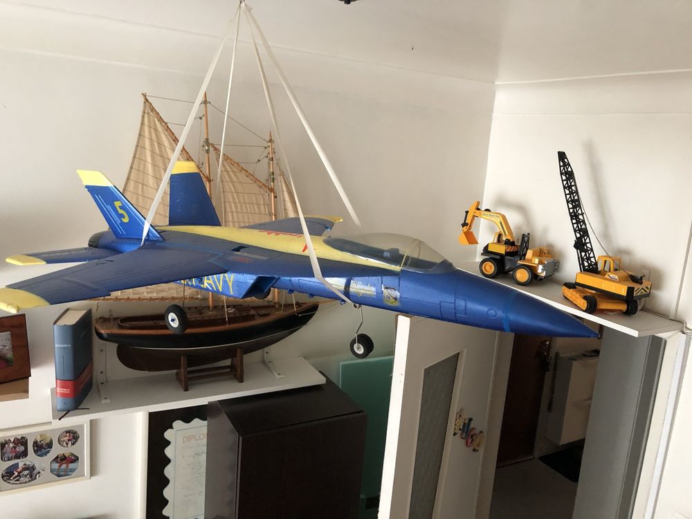 Avião RC Novo Nunca Uzado Bom  Modelo