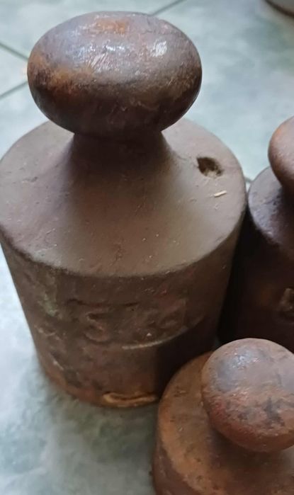 Stare odważniki szalkowej 8sztuk złom do waga stare