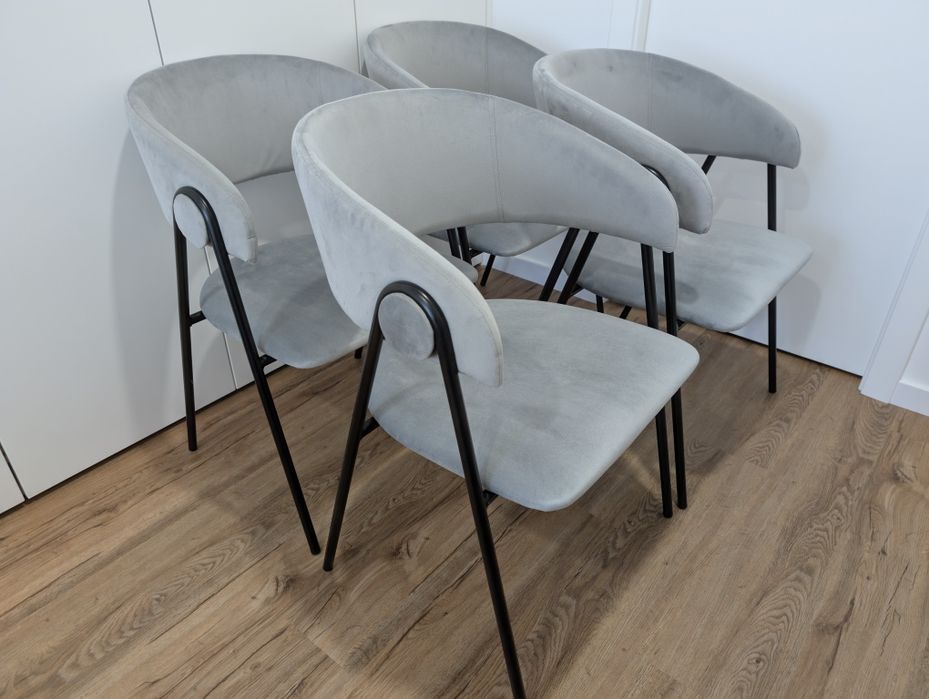 4 Cadeiras MIHU NOVAS