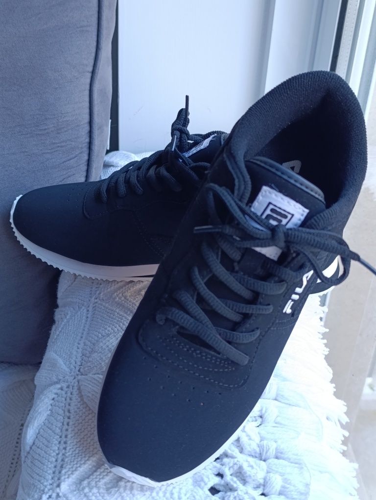 Ténis feminino FILA preto