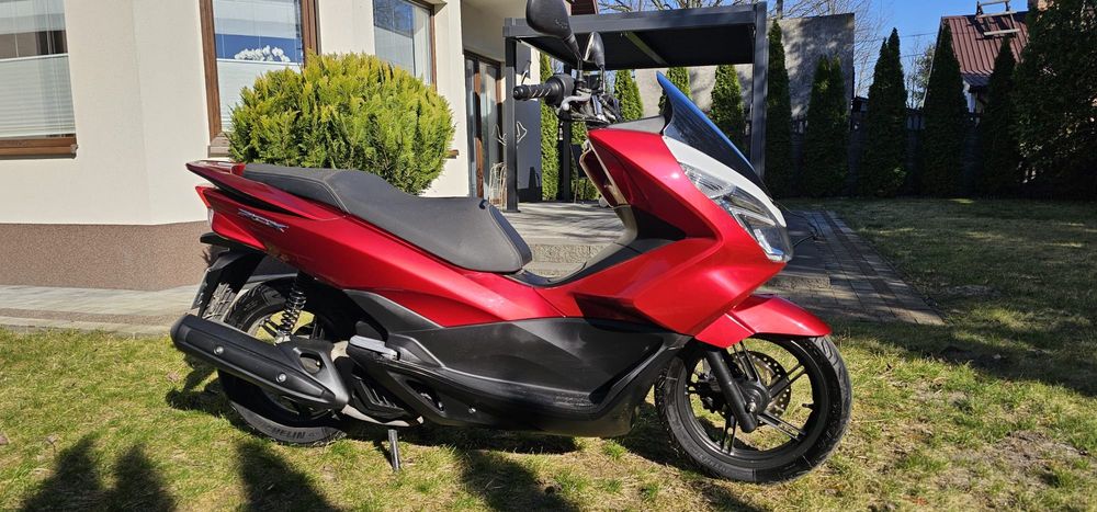 Skuter Honda PCX 125cm jak NOWA przebieg 3 tys.km jak Forza N-max X-ma