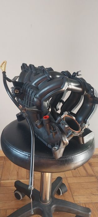 Впускной коллектор Ford Fiesta 2008-2012 mk7 1.25L бензин