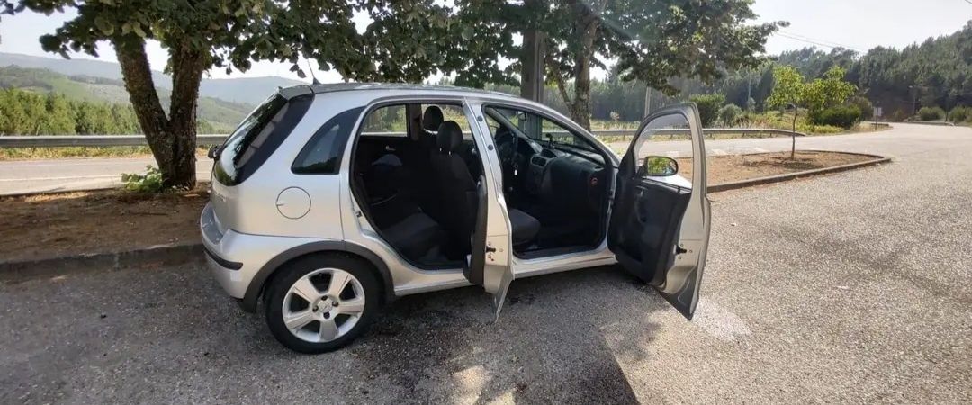 Corsa 1.3  ano 2004
GASÓLEO
2004
NADA A FAZER
CARRO DO DIA A DIA
Se q
