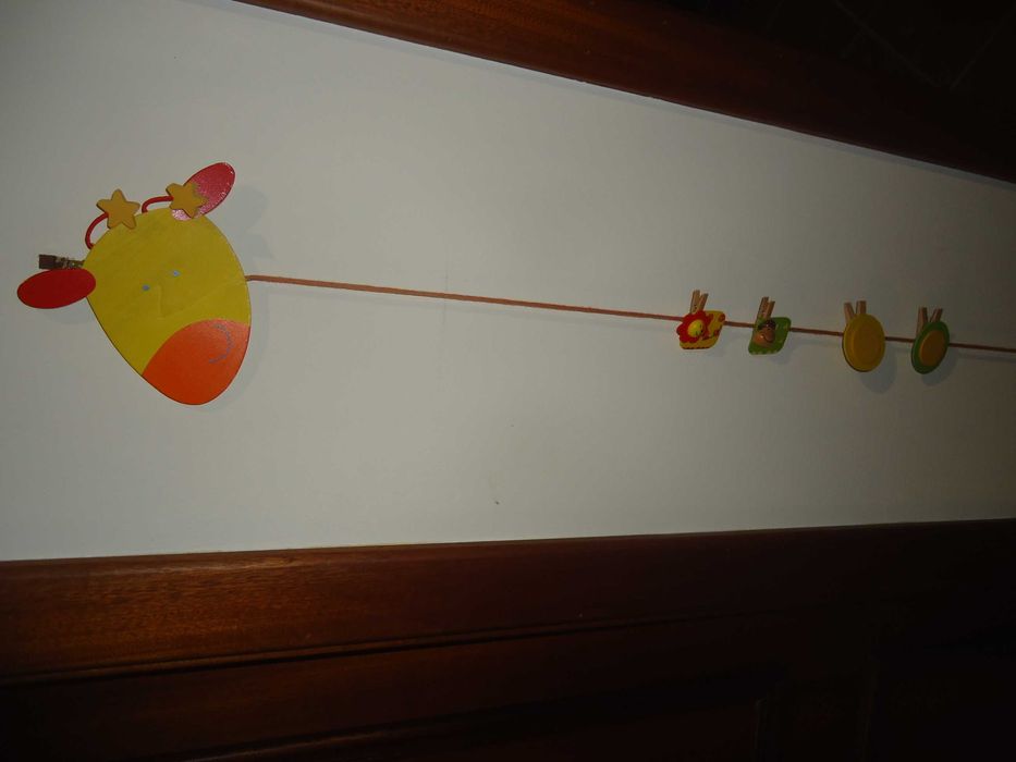 Girafa em madeira - Medidor de altura para criança