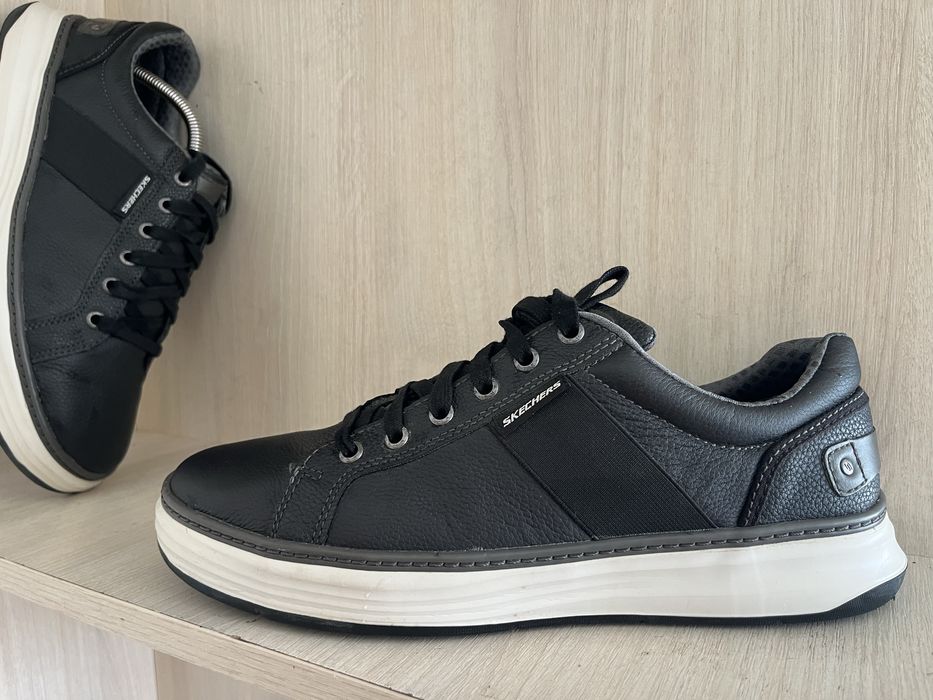 Шкіряні 42 розмір кросівки Skechers оригінал