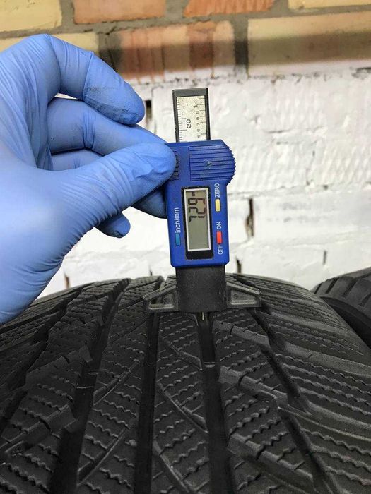 Зимові шини б/у 225/45 R18 Bridgestone Blizzak LM001 (8096)