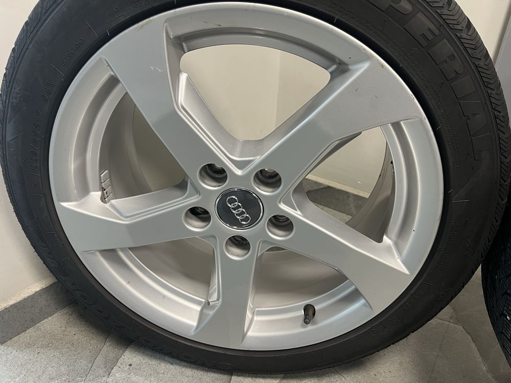 Felgi koła Audi A3 8V  225/45R17 org