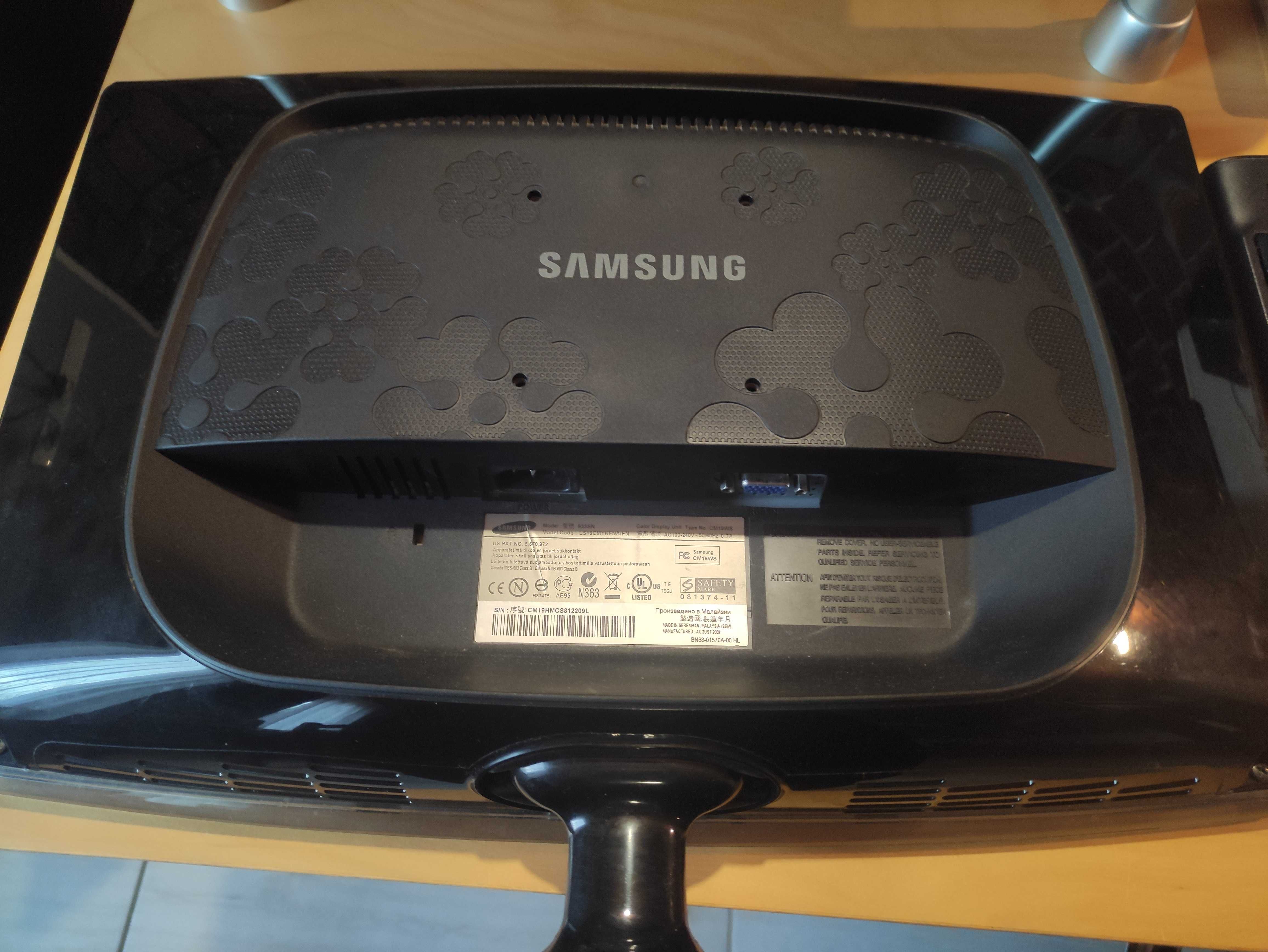 Monitory LCD Samsung/Asus