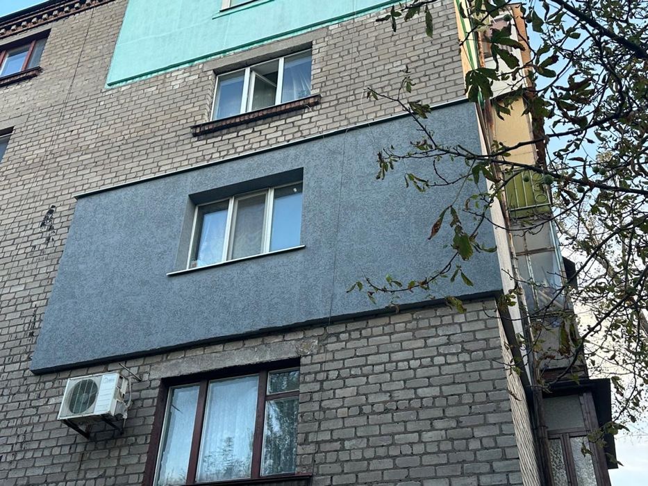 Продається 2 кімннатна квартира на Югоке .