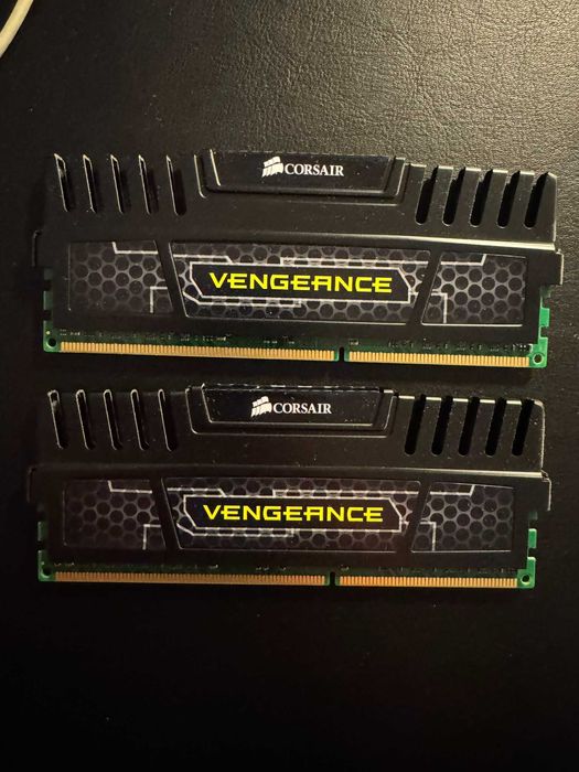 Memória RAM Corsair Vengeance DDR3 1600 PC3
