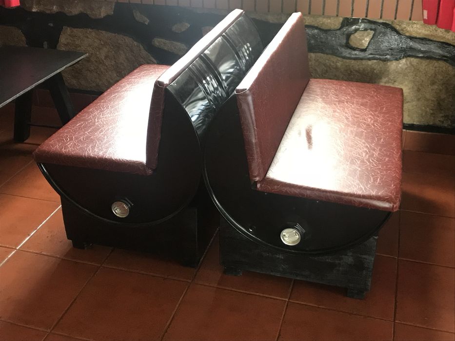 Sofas feitos em bidoes