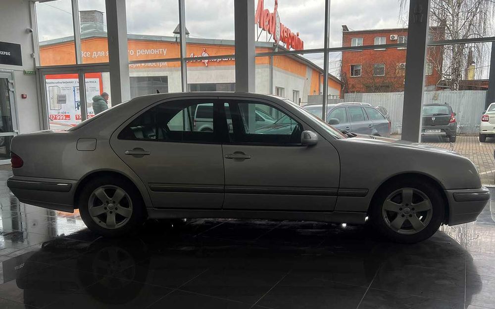 Mercedes-Benz E 270 2001