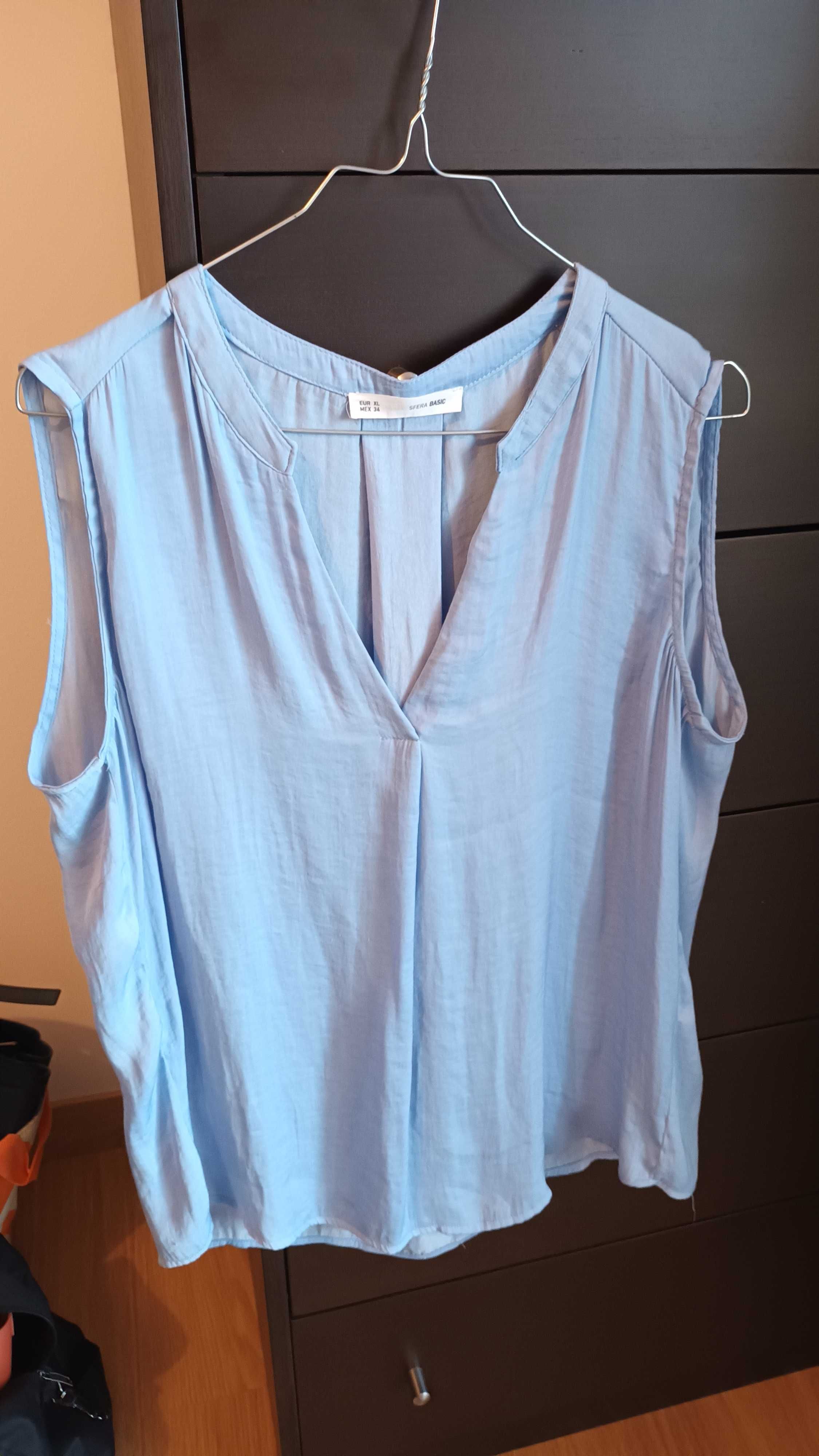 Blusa em azul claro da Sfera