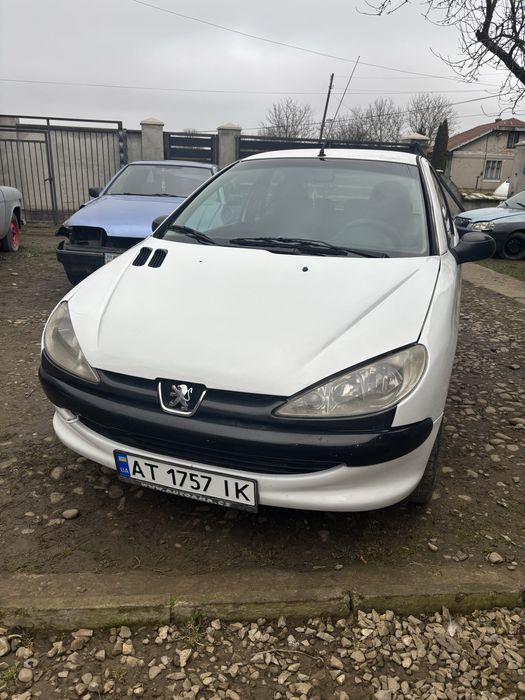 Peugeot Пежо 206 1.1 бензин