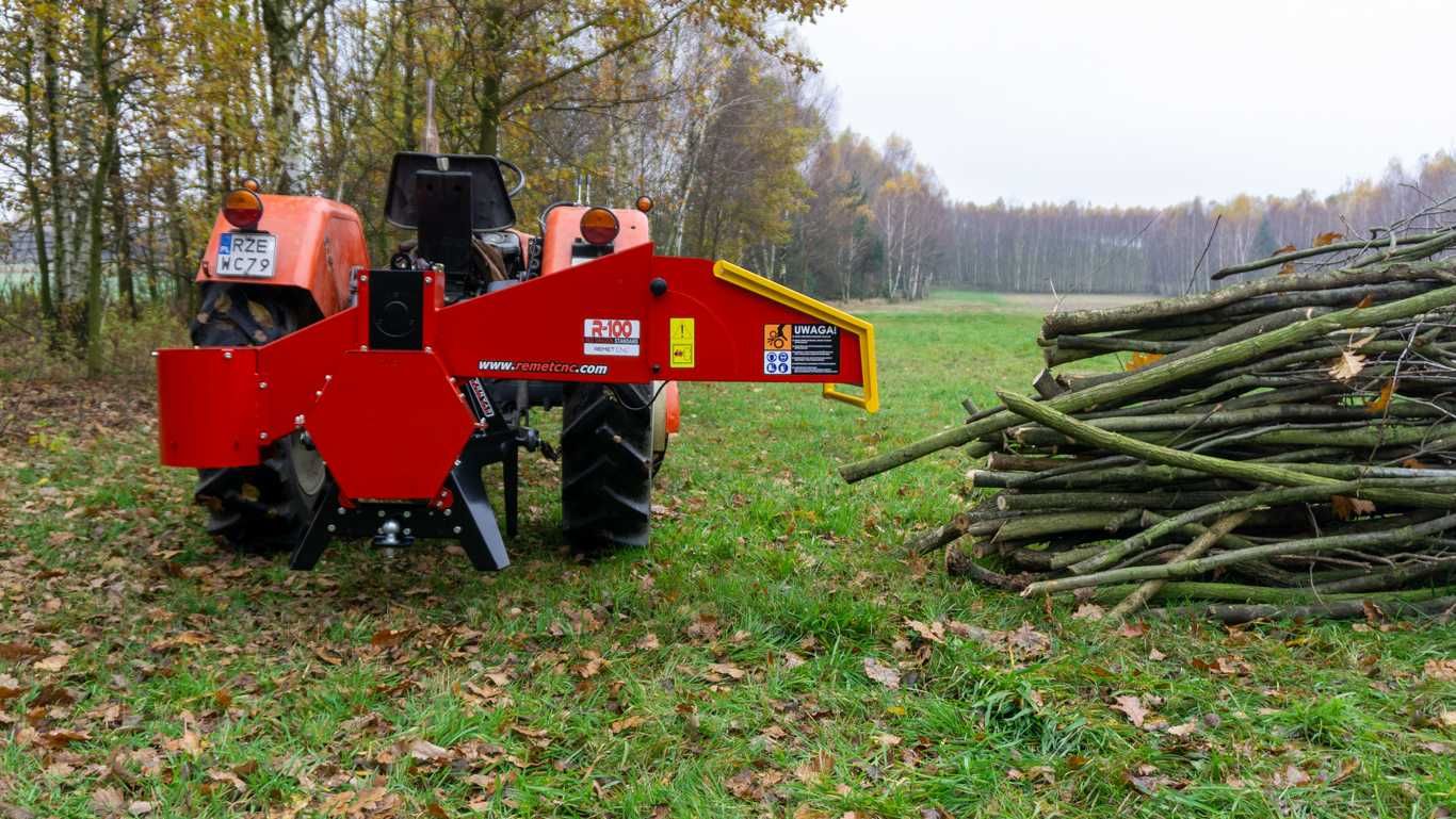 Mechanizm Rębak do gałęzi REMET R-100 == Rozdrabniacz walcowy