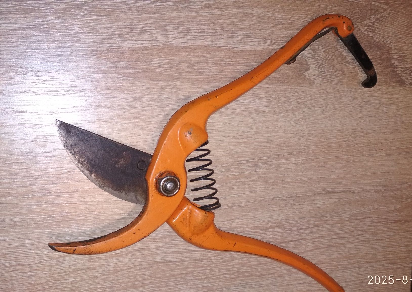 Секатор Truper 23см.
