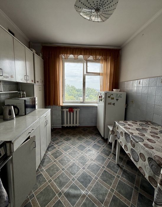 Оренда кімнати вул. Золота , 23 ! Центр , вільна і готова до заселення