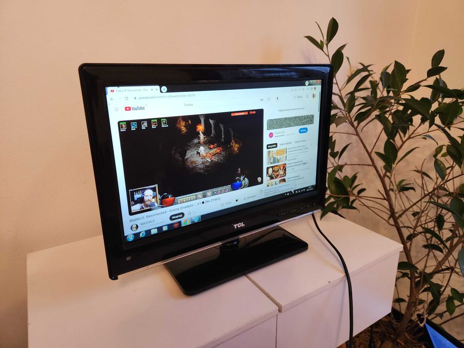MAŁY PŁASKI TELEWIZOR 19 cali TCL 19L55HC odbiera republika i wPolsce