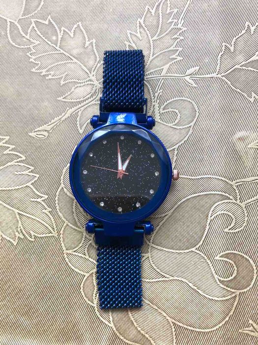 Годинник жіночий з сітчастим браслетом на магнітній застібці