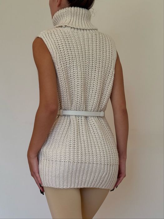 Стильна вʼязана жилетка від H&M