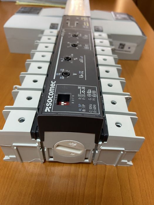 ATyS G M Моторизований перемикач АВР 4х100А 93544010