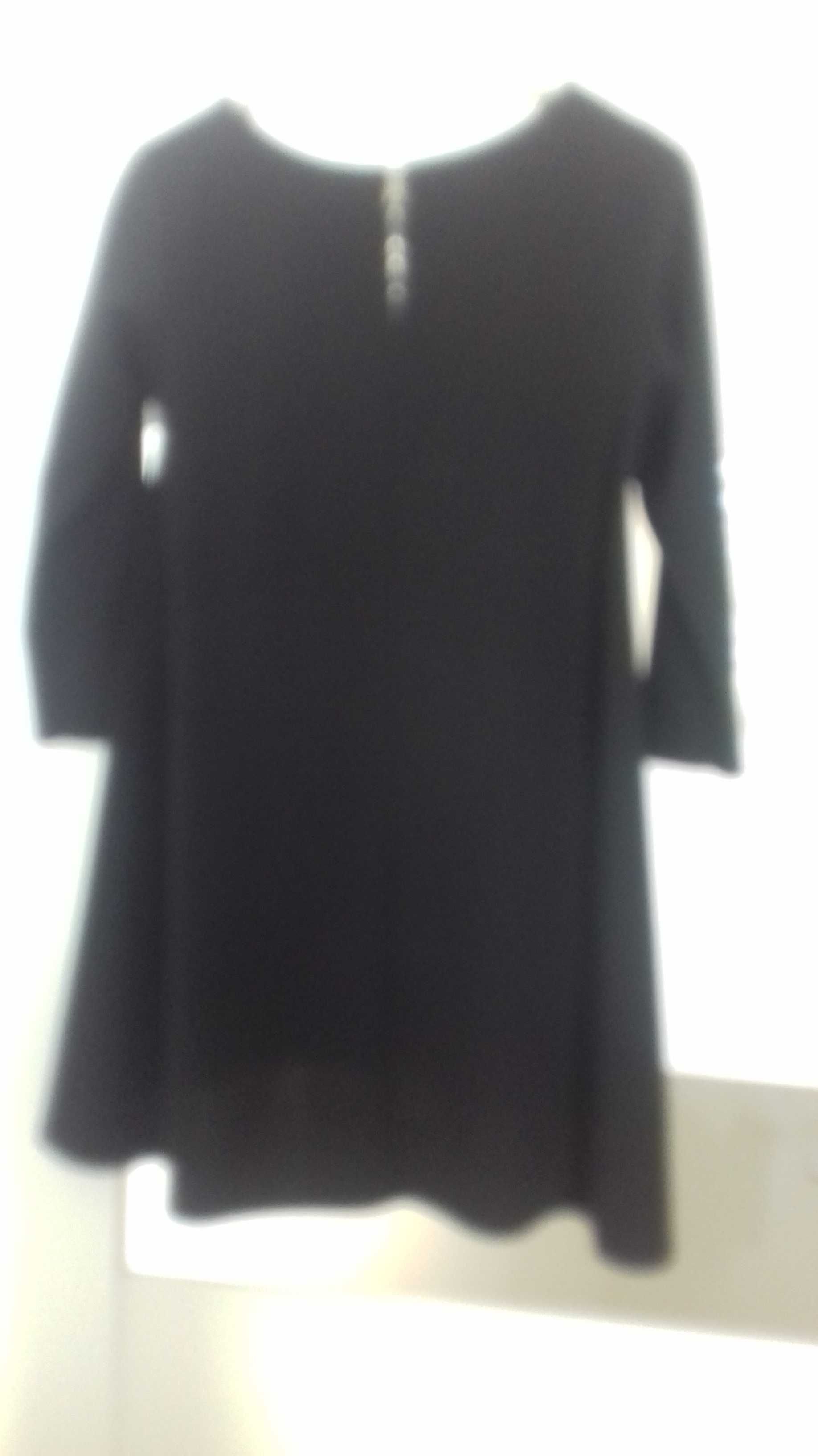 Czarna elegancka tunika z wydłużonym tyłem