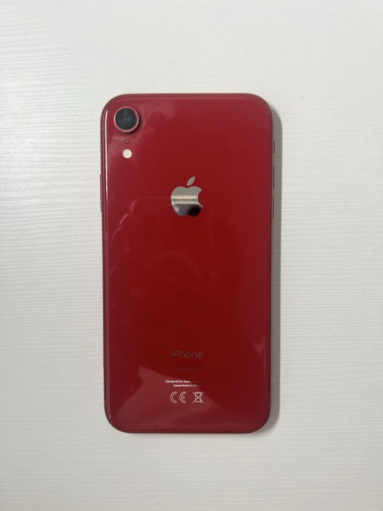 продаю iPhone XR