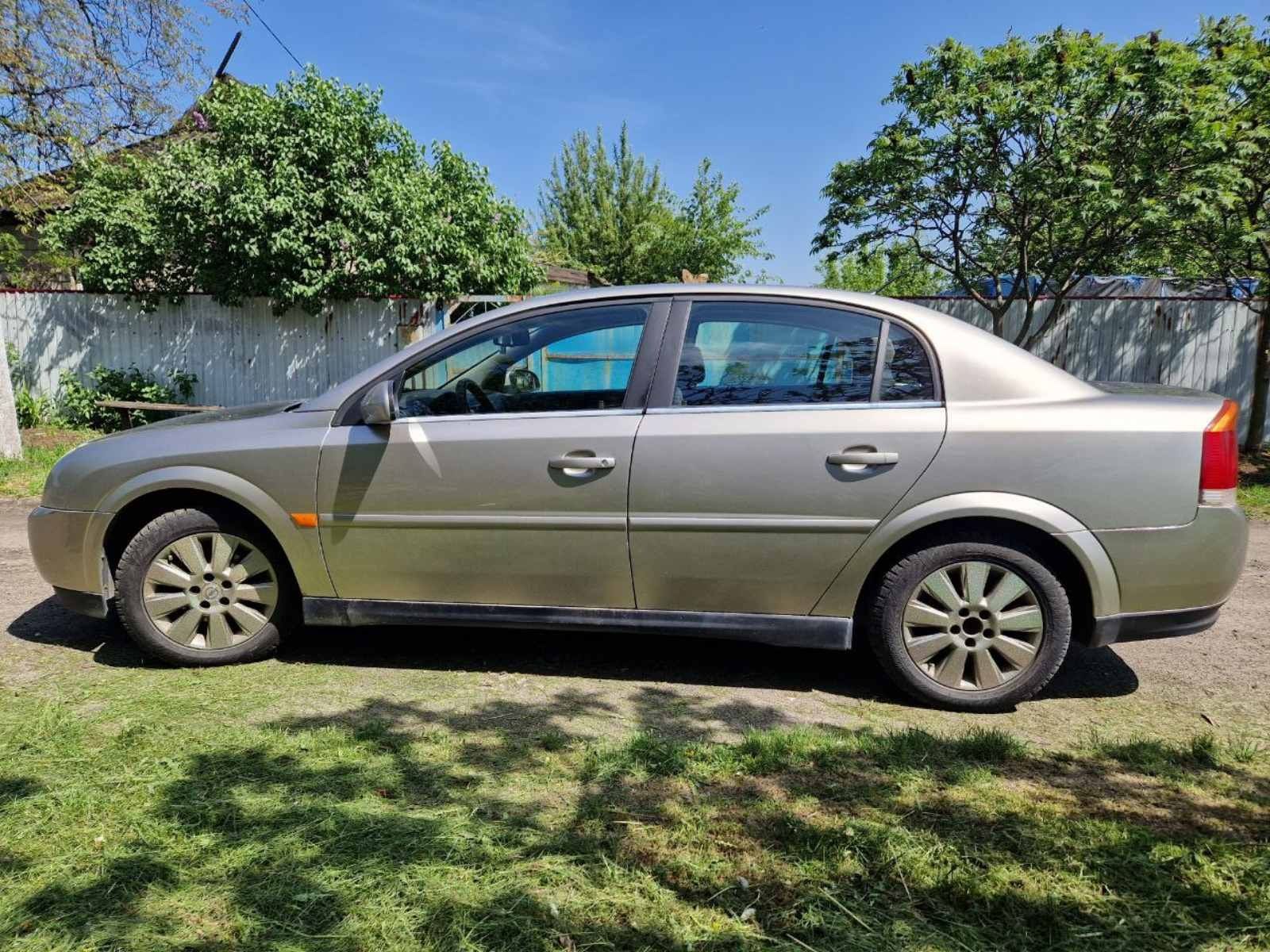 Продам Opel Vektra 2003г 2,2