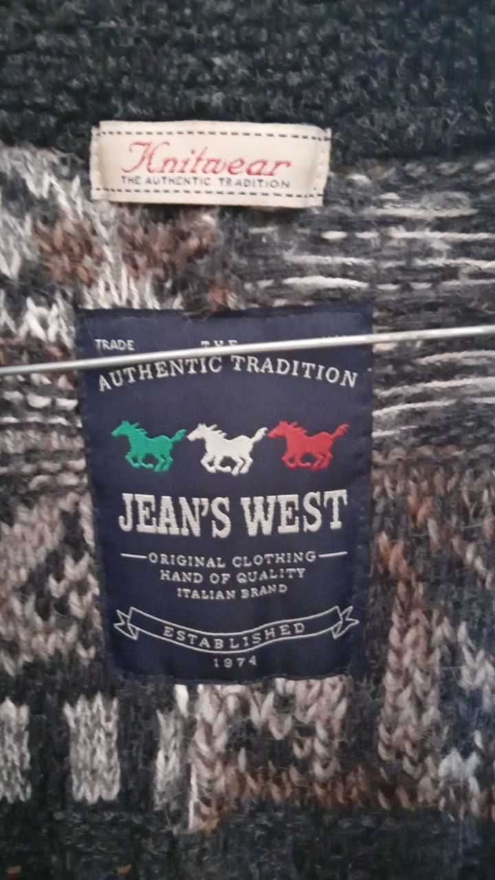 Colete em lã Jean's West. Fecha com um simples "gancho".