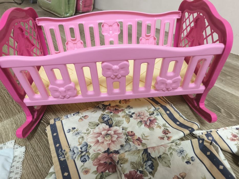 Игрушка кроватка с постельным бельём