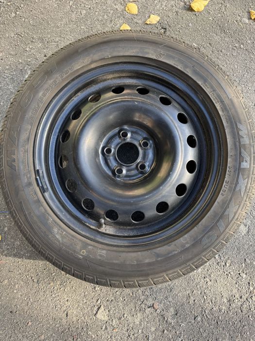 Продам запаску 215 50 r16 5/100