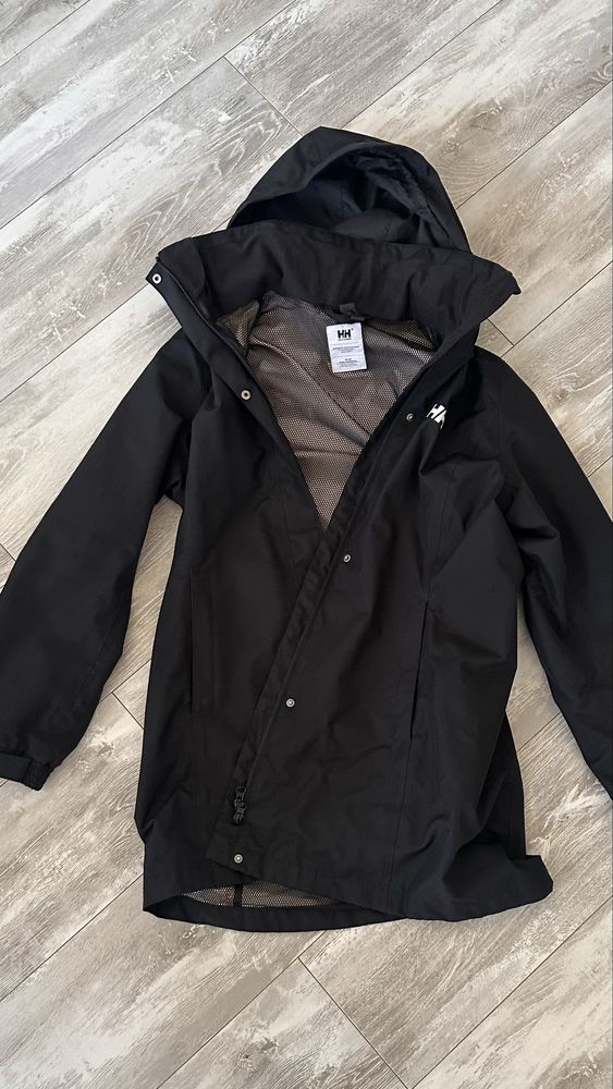 Вітровка helly hansen jack wolfskin