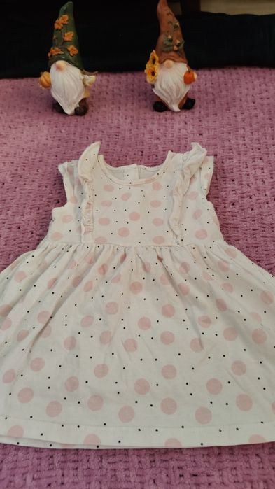 Sprzedam sukienkę rozmiar 68