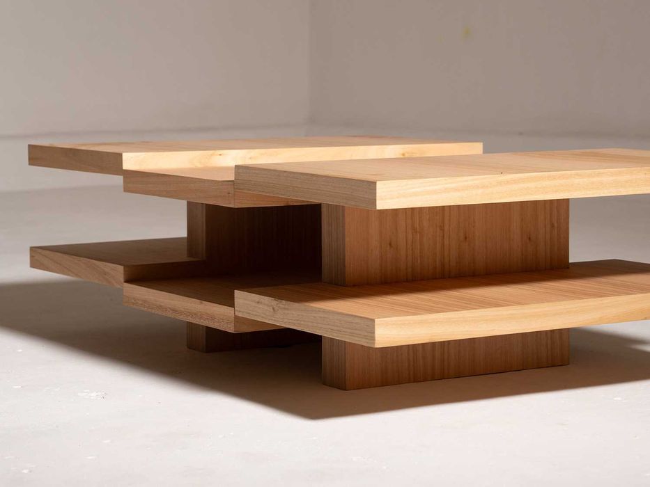 Móveis, cozinhas, mobiliário, roupeiros e planeamento á medida